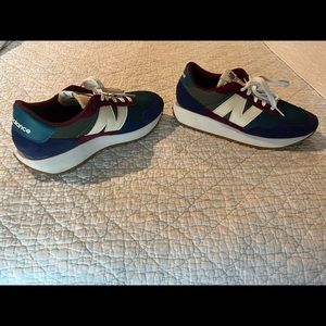 New Balance 237 Sneakers size 9